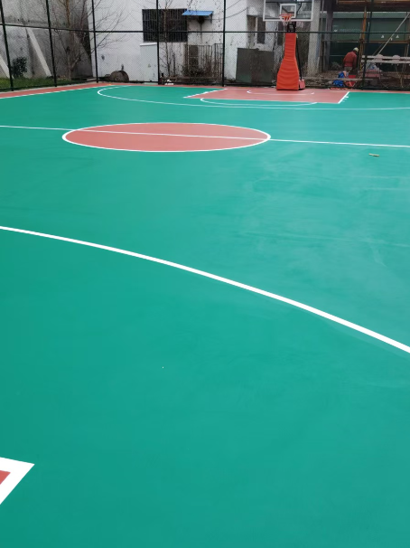 湟源 球场长期使用易出现地面开裂